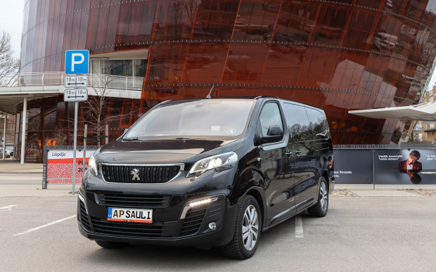 Autobusu noma Peugeot Traveller